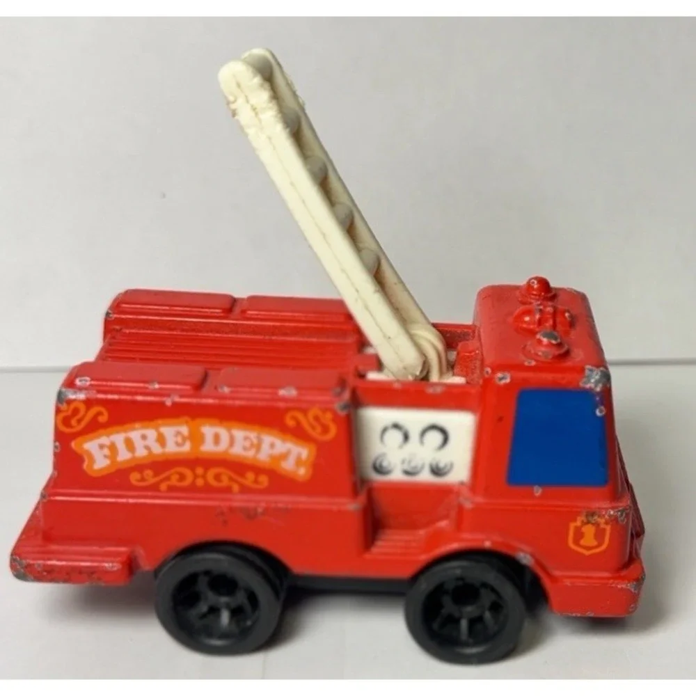 Vintage 1979 Mattel First Wheels Fire Truck Ladder Engine Hong Kong Diecast